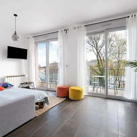 Lyon Cite-la Passerelle Avec Balcon-caluire * Caluire-et-Cuire